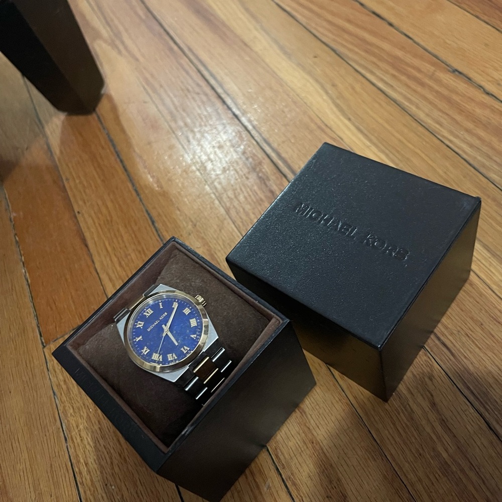 Michael Kors Men's Silver and Blue Watch